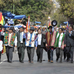 ACTOS. Autoridades nacionales se reunieron en Cochabamba para rendir su homenaje al pas.