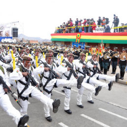 FERVIENTE. La Parada Militar cautivÃ³ a miles de personas que disfrutaron del espectÃ¡culo.