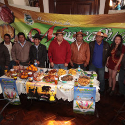 LANZAMIENTO. Las autoridades invitaron a visitar Monteagudo durante su festividad.