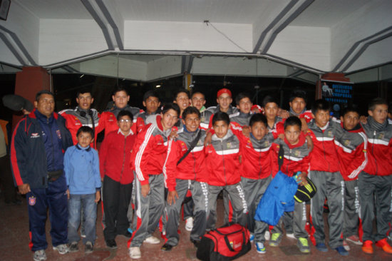 Los integrantes de la seleccin minutos antes de ausentarse a Oruro.