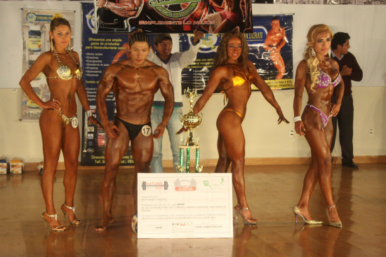 Los campeones absolutos del Mster Sucre; abajo, la prueba final entre los ganadores de todas las categoras.