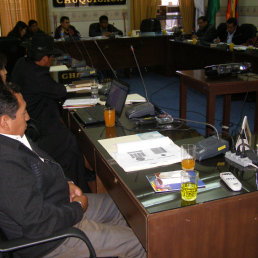 DE REGRESO. El asamblesta Javier Humana particip ayer de un taller de la Comisin de Autonomas de la Asamblea.