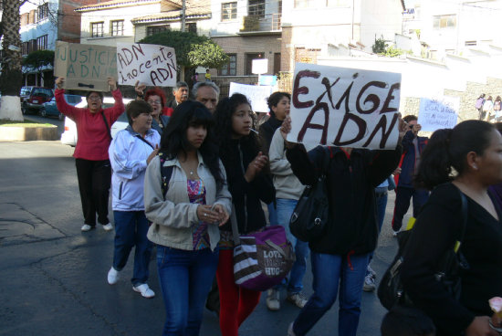 MARCHA. Piden resultados de la prueba de ADN.