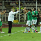 La celebracin de los jugadores nacionales celebran con el director tcnico Xabier Azkargorta.