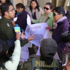 PROTESTAS. Grupos feministas volvieron a exigir ayer el alejamiento de Javier Humana.