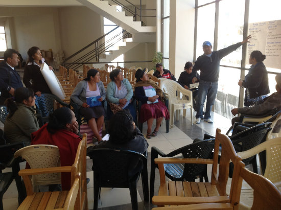 TALLER. Los vecinos recibieron informacin y dieron sugerencias para mejorar el transporte.