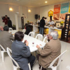 FESTIVAL. Empresas presentaron una variedad de fiambres, vinos, panes y quesos.