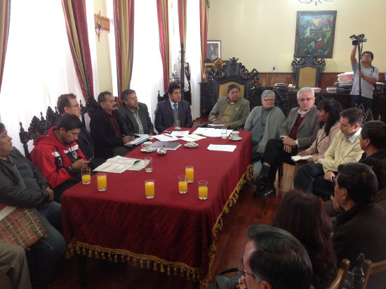 CITA. Instituciones regionales se reunieron ayer en el despacho del Alcalde de Sucre para tomar definiciones sobre los resultados del censo.