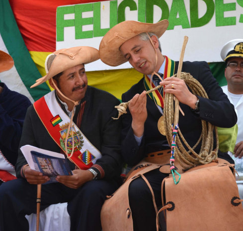 PRESENCIA. Urquizu y Garca Linera.