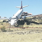 AVIONETA. El incidente alarm a pasajeros y vecinos de la zona del aeropuerto; la nave est con daos materiales.