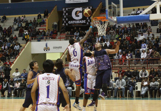 Amistad-Blacmar disput varias veces la Liga Superior del Baloncesto.