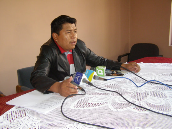 INFORME. El presidente de AMDECH, Jhonny Ortega, ayer, en conferencia de prensa.