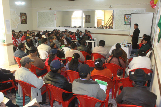 ENCUENTRO. Los demcratas lograron reunir a representantes de 29 municipios.