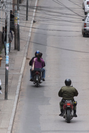 DUDAS. Las motocicletas de la Polica circulan con placas no registradas en el RUAT.