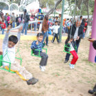 REPLETO. Cada fin de semana el parque infantil recibe la visita de miles de nios.