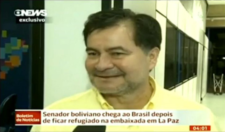 INFORME. El senador Roger Pinto a su llegada a Brasilia tuvo contacto con la prensa, pero evit referirse al tema de su salida de Bolivia.