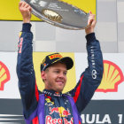 El piloto alemn Sebastian Vettel celebra su triunfo en el Gran Premio de Blgica corrido ayer, domingo.