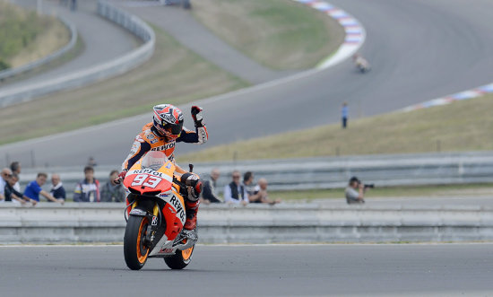 El espaol Marc Mrquez al momento de cruzar la meta en Brno.