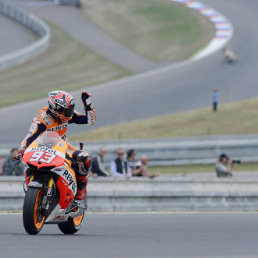 El espaol Marc Mrquez al momento de cruzar la meta en Brno.