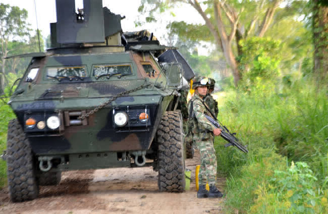 OPERATIVO. El Ejrcito patrulla una carretera.