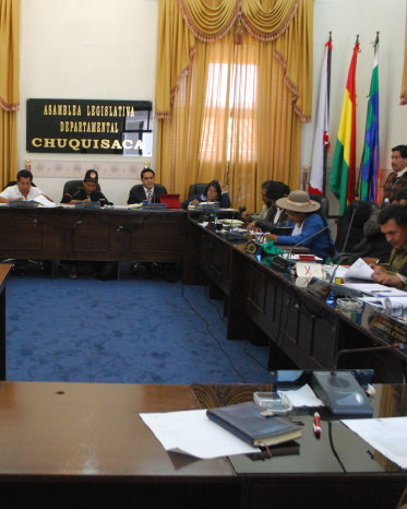 ASAMBLEA. El pleno se alista para deliberar sobre el proyecto de Estatuto Autonmico.