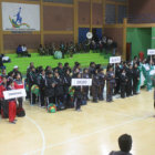 Las seis selecciones partipantes desfilaron anoche, en el acto inaugural del certamen nacional de baloncesto.