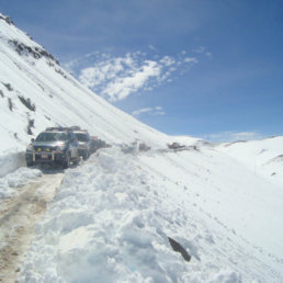 Caminos. La nieve cort el acceso a muchas comunidades en el altiplano de Bolivia.