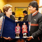 ENCUENTRO. Una imagen de los presidentes de Brasil y Bolivia, tras su encuentro de ayer, en Surinam.