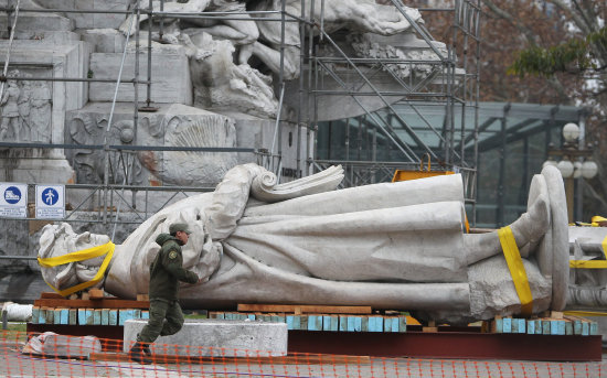 CONTROVERSIA. La estatua del navegante genovs pretende ser llevada a Mar del Plata.