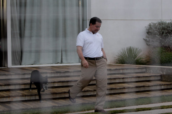 EN BRASIL. El senador Rger Pinto se aloj por varios das en el domicilio de su abogado, Fernando Tiburcio, en Brasilia.