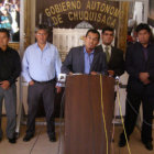 POSTURA. El secretario de Coordinacin de la Gobernacin, Everth Almendras, junto a otros funcionarios, ayer, durante la conferencia de prensa.