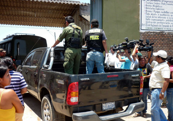 REQUISA. En el operativo sorpresa participaron policas y fiscales .