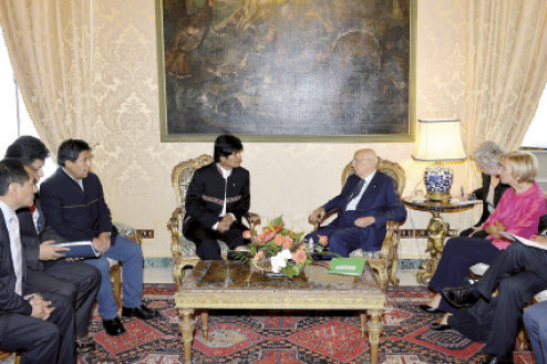 ENCUENTRO. El presidente Evo Morales en reunin con el primer mandatario italiano Giorgio Napolitano, ayer.