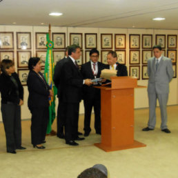 REUNIN. La comisin de ministros junto a autoridades brasileas, ayer, en Brasilia.