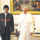 ENCUENTRO. El presidente Evo Morales visit al papa Francisco, el viernes.