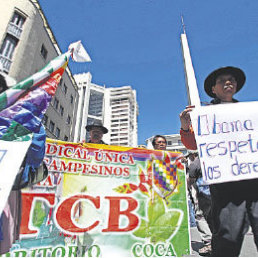 MOVILIZACIN. Movimiento sociales abanderaron la jornada en La Paz y los alumnos de la Esbapol, en Chuquisaca.