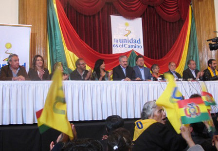 Acuerdo. El Frente Amplio fue presentado ayer, en la Sede de Gobierno.