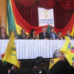 Acuerdo. El Frente Amplio fue presentado ayer, en la Sede de Gobierno.