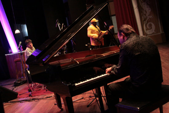 JAZZ. Los Carl Winther Trio, anoche, en el escenario del Gran Mariscal.