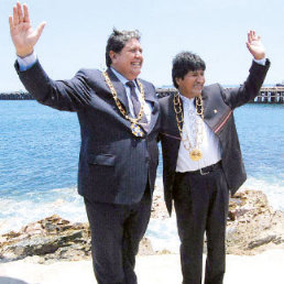 CITA. Presidentes de Per y Bolivia, Alan Garca y Evo Morales, respectivamente, en Ilo, en 2010.