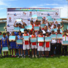 El podio del mini atletismo: las unidades educativas Franz Tamayo (i), Emilio Hochmann B (c) y Loyola Fe y Alegra.