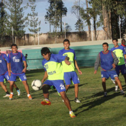 Una escena de la prctica de ayer, en la cancha del Complejo Deportivo El Bosquecillo.