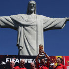 Ex futbolistas de Brasil presentaron ayer la copa mundial.