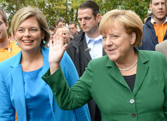 ELECCIONES. Angela Merkel contina su carrera para la reeleccin en Alemania.