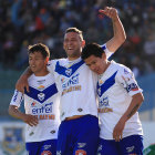 Los jugadores de San Jos celebran el ltimo tanto de Neumann (c) que le dio el triunfo al local.