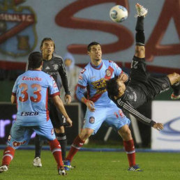 River Plate y Arsenal igualaron ayer y este ltimo no pudo llegar a la cima del torneo argentino.