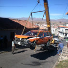 ACCIDENTE. Un vehculo se estrell contra un letrero de publicidad en la calle Dtto. 317.