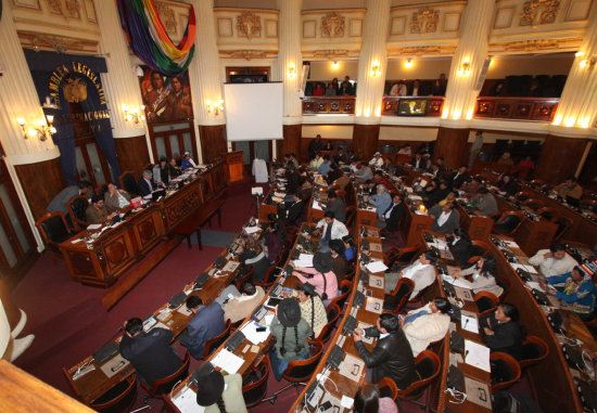 SESIN. Los asamblestas se reunieron para interpelar a un ministro y analizar el indulto presidencial.