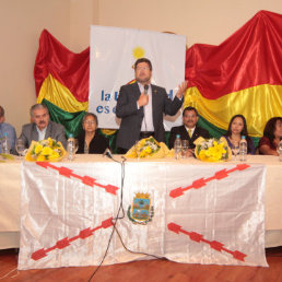 PRESENTACIN. Los dirigentes de las fuerzas polticas que conforman el Frente Amplio presentan el nuevo proyecto poltico en Sucre.