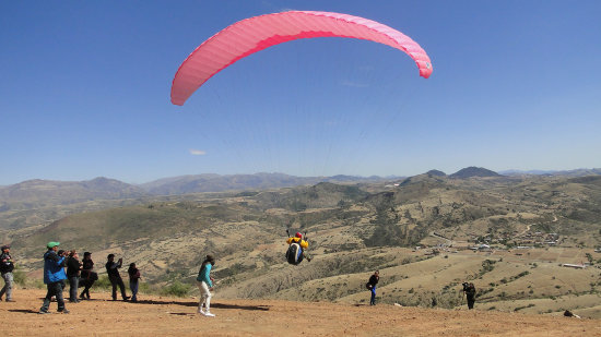 AVENTURA. El pasado fin de semana se realizaron vuelos en parapente